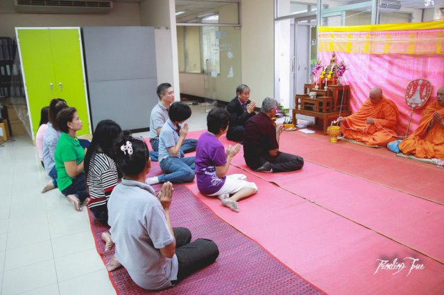 ทำบุญ